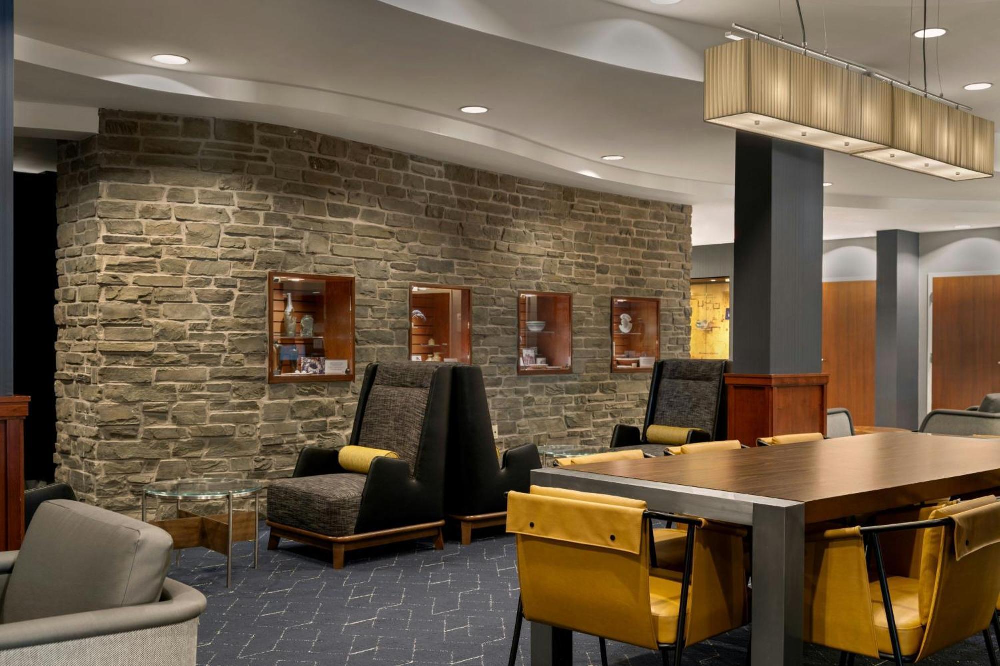 Courtyard By Marriott Downtown Hotel 3*