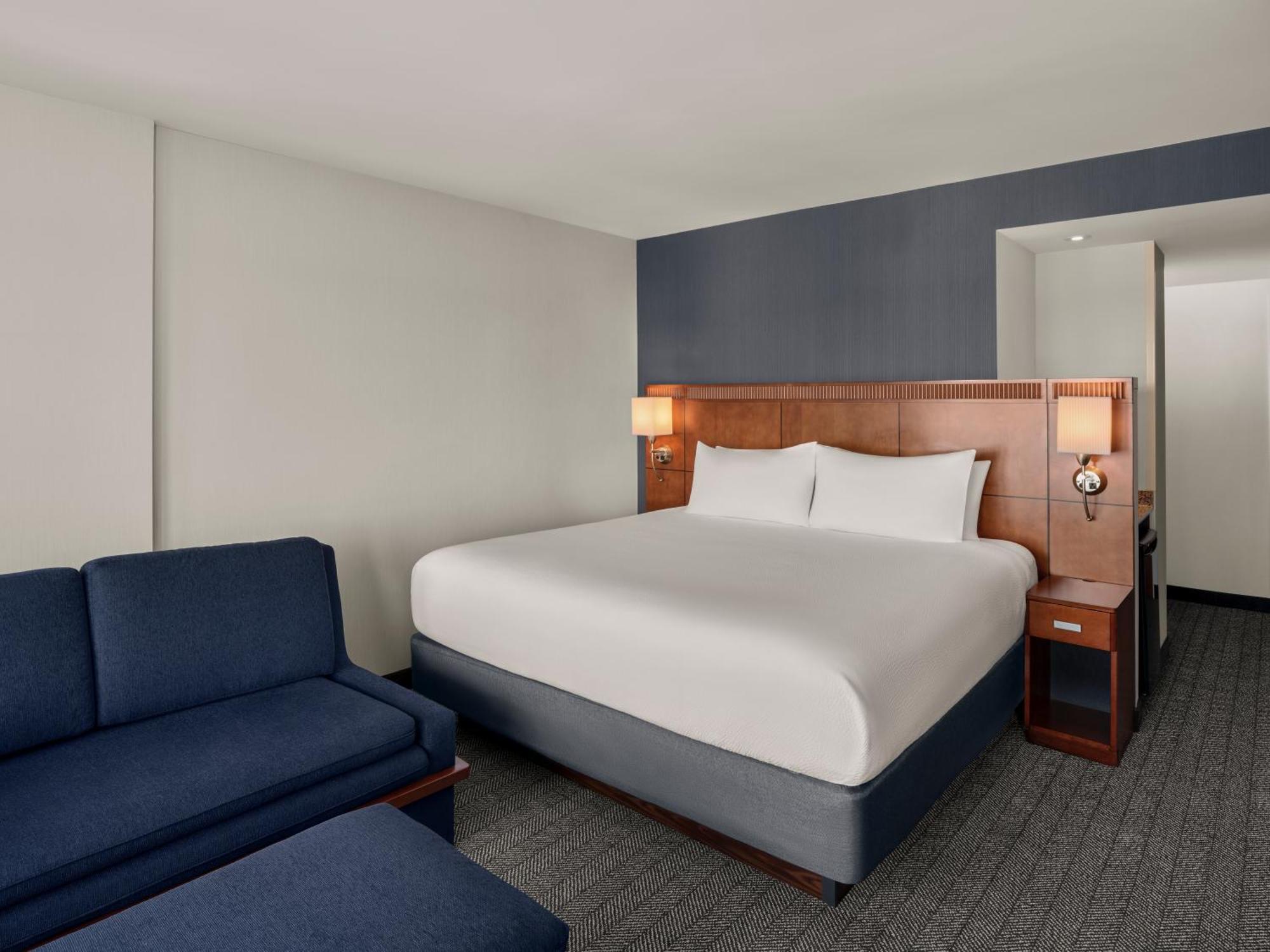 Hotel Courtyard By Marriott Downtown 3*