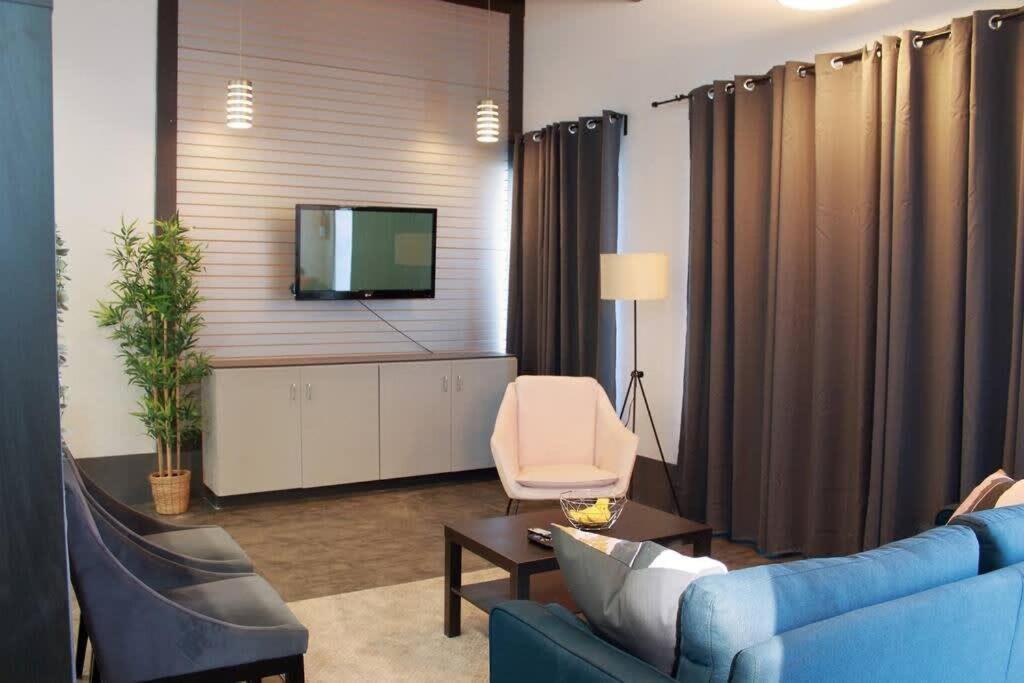 Industrial Chic Studio, Unit B Apartment *