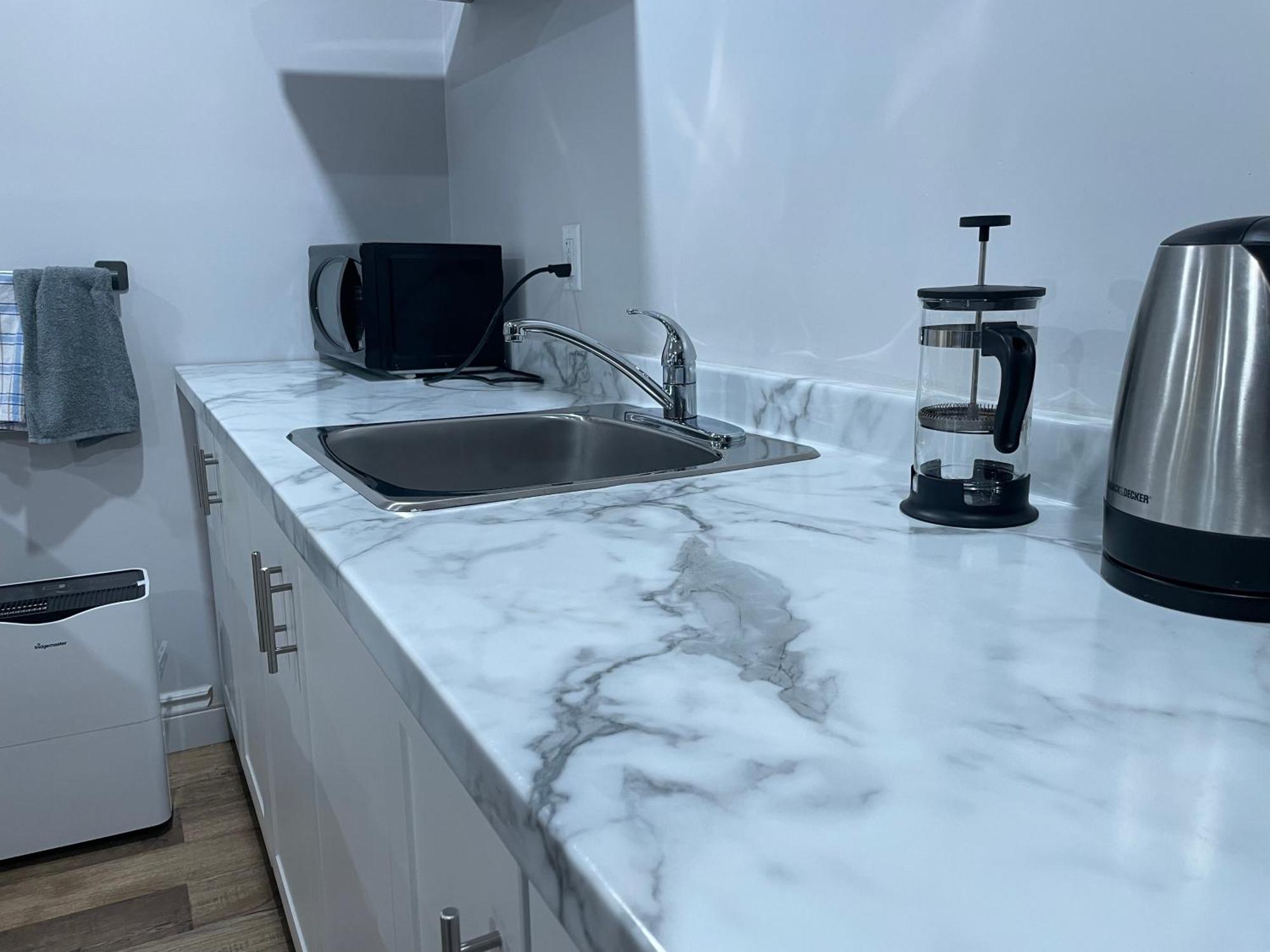 Quiet And Private Bachelor Unit Halifax