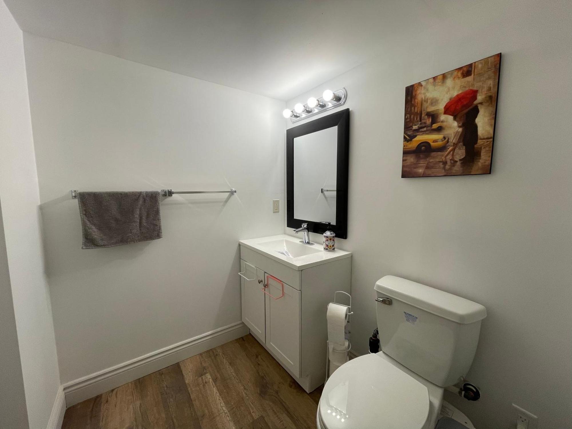 Quiet And Private Bachelor Unit * Halifax