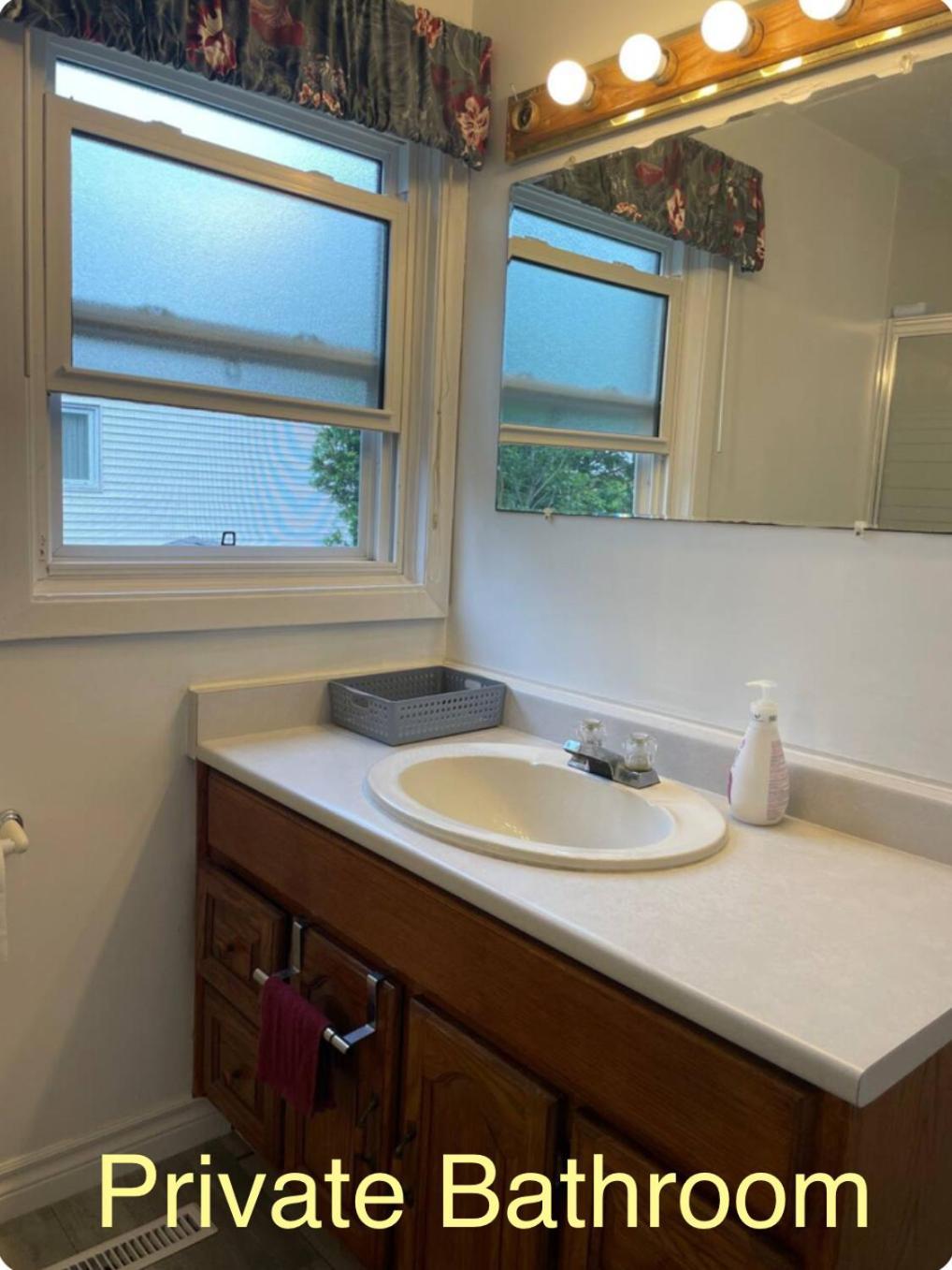 Private Bedroom-washroom-small Living Apartment *
