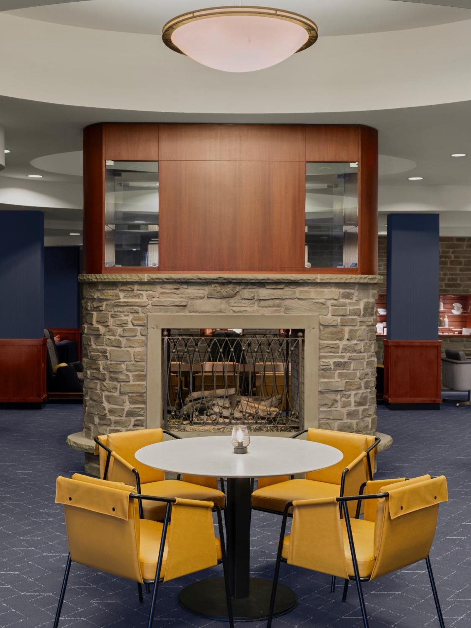 Courtyard By Marriott Downtown Hotel 3*