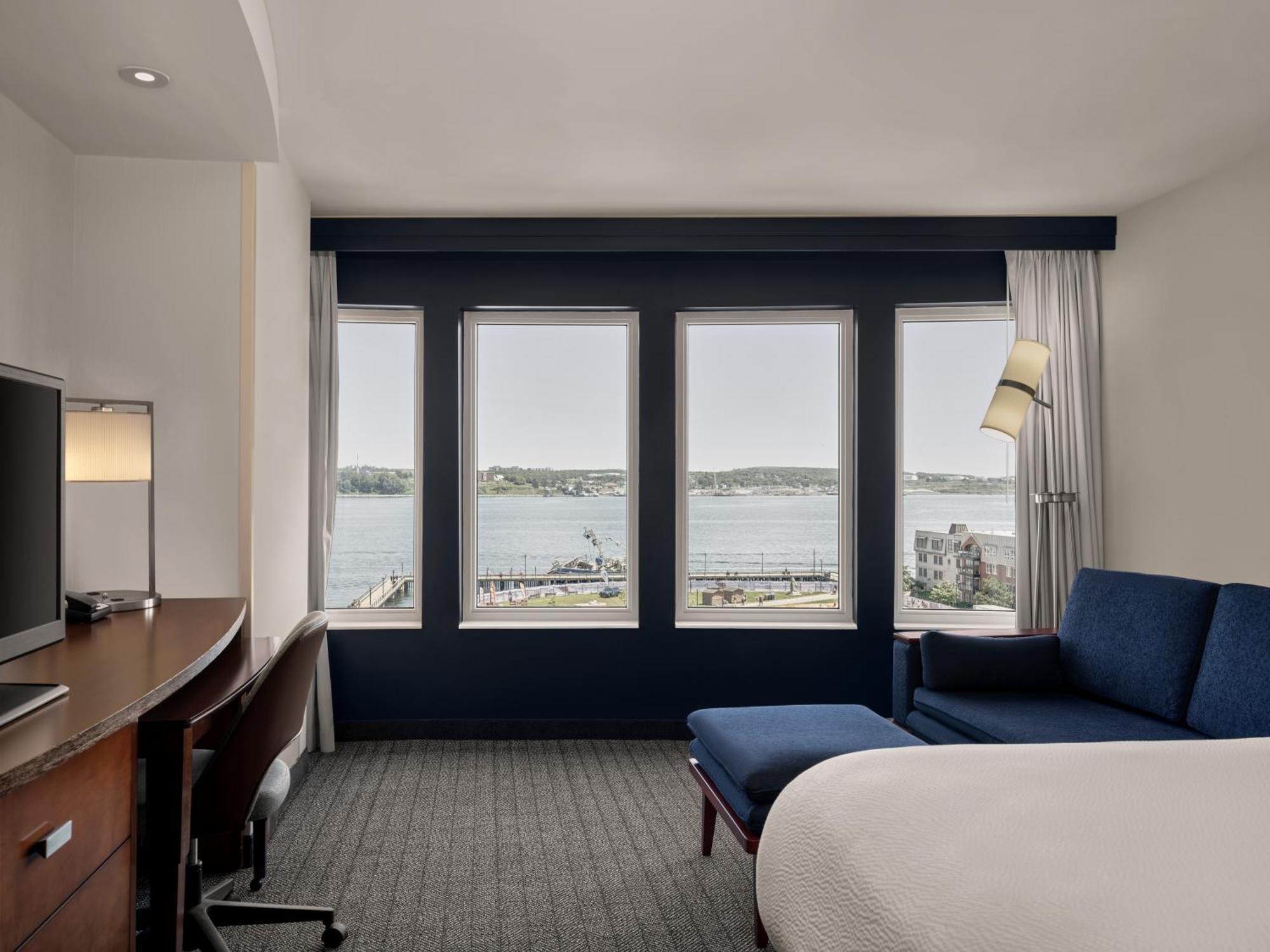 Courtyard By Marriott Downtown Halifax