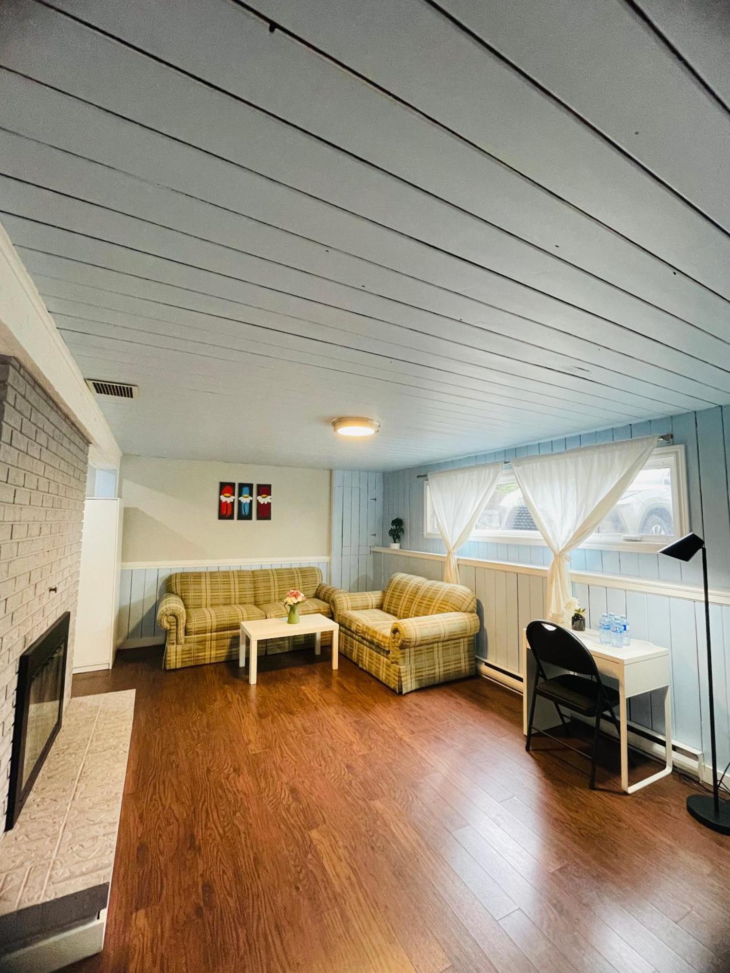 Spacious And Cozy Apartment