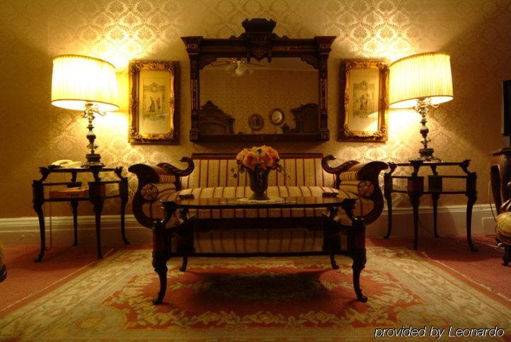 Waverley Inn