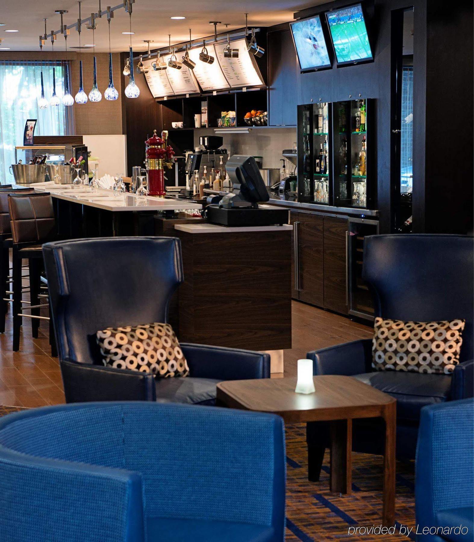 Courtyard By Marriott Downtown Hotel