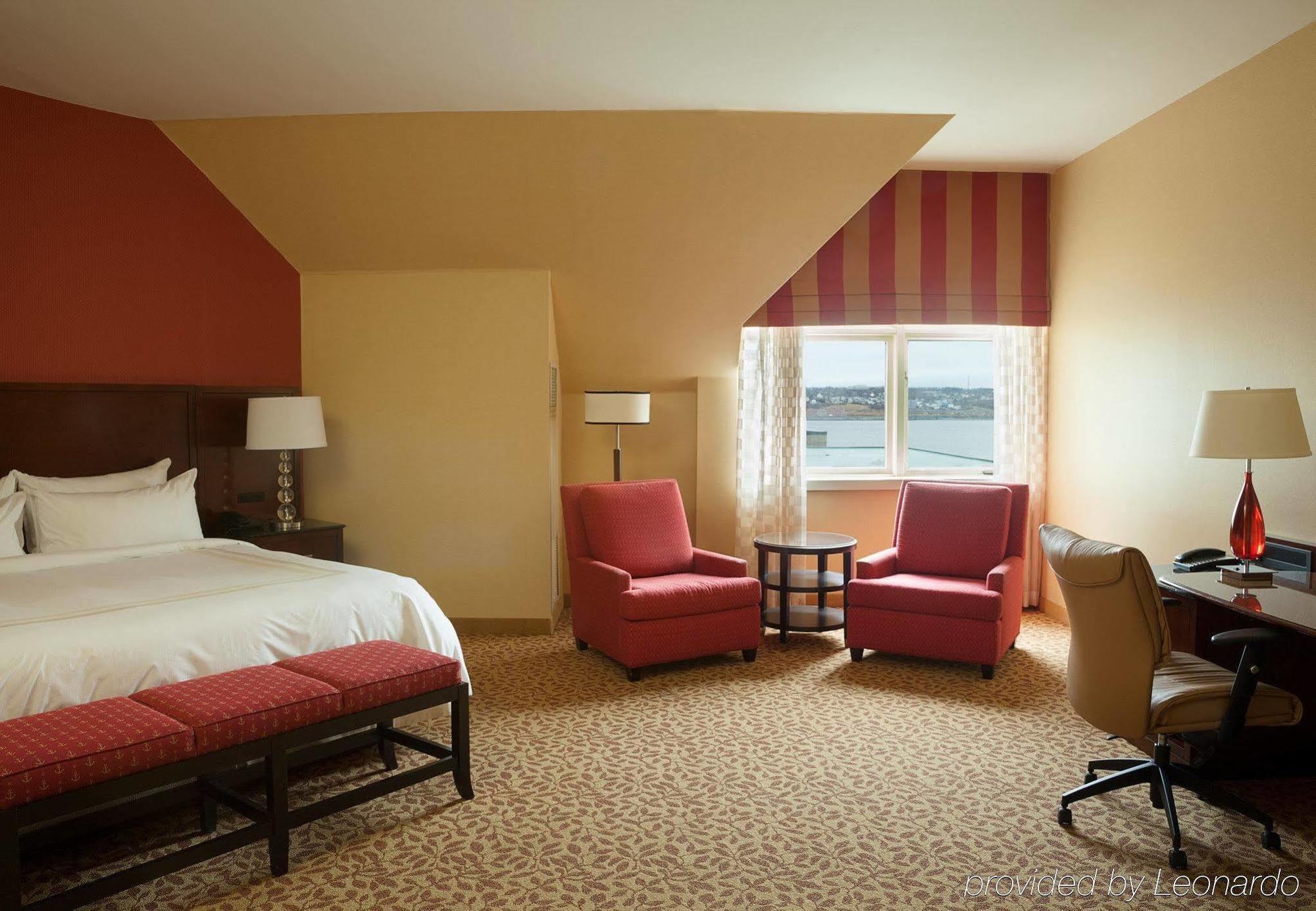 Marriott Harbourfront 4*