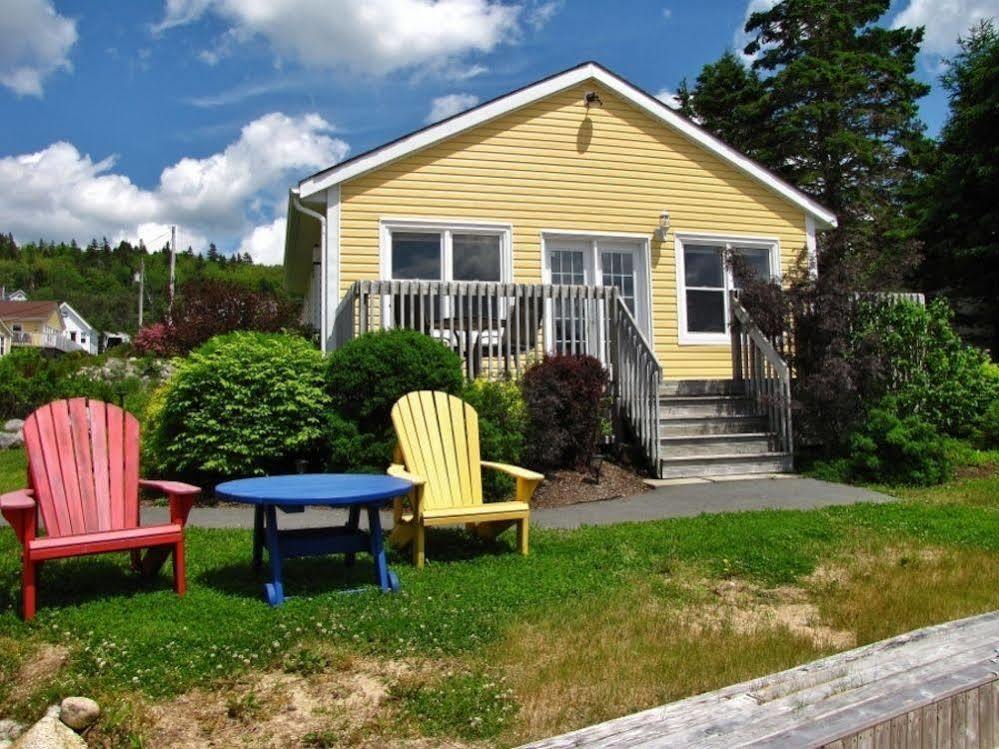 Chalet Larinda's Landing Oceanfront Cottages *