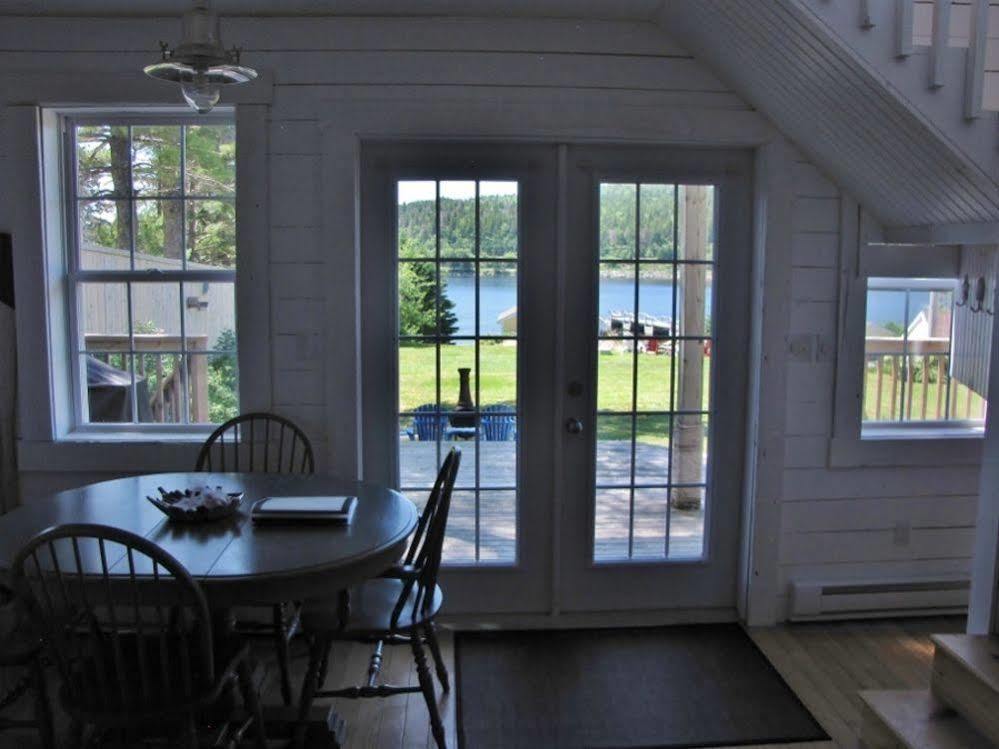 Chalet Larinda's Landing Oceanfront Cottages