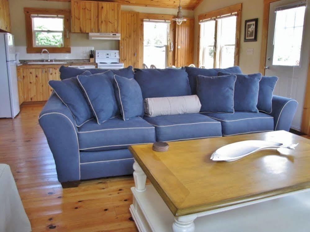 Chalet Larinda's Landing Oceanfront Cottages *