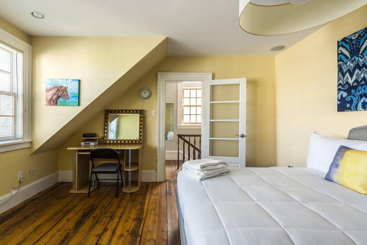 Downtown Hfx Heritage With Luxury Finishes Holiday home Halifax