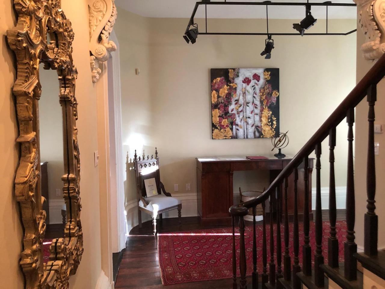 Jonathan Mccully Mansion Bed & Breakfast *
