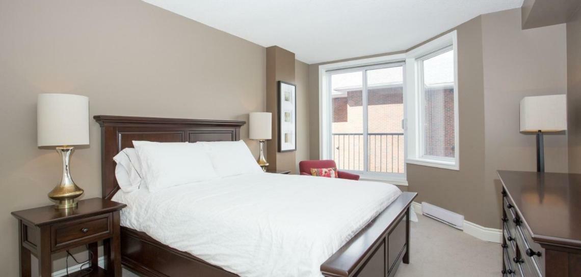 Waterfront Place Apartment *