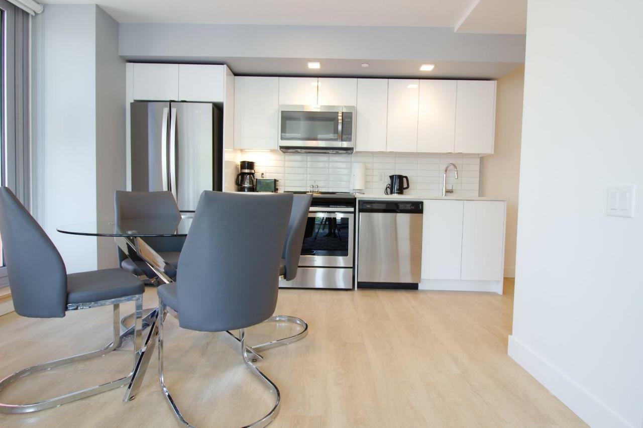 Moore Suites - The Alexander