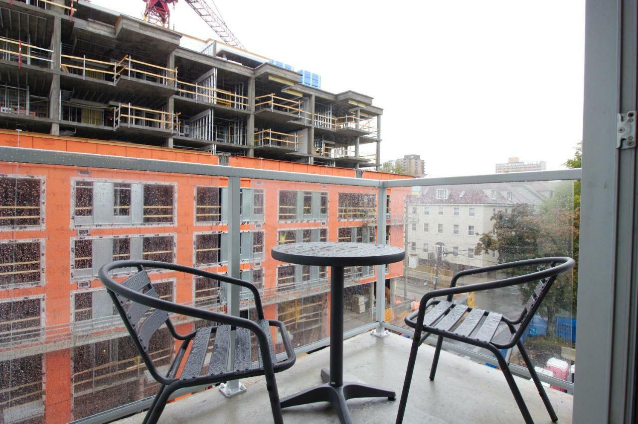 Moore Suites - The Alexander *