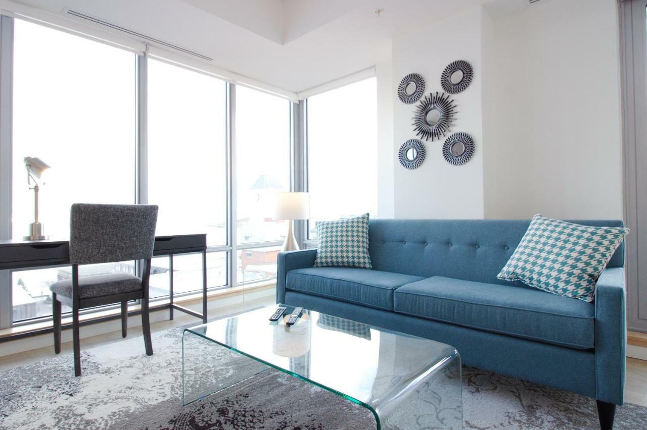 Moore Suites - The Alexander Apartment