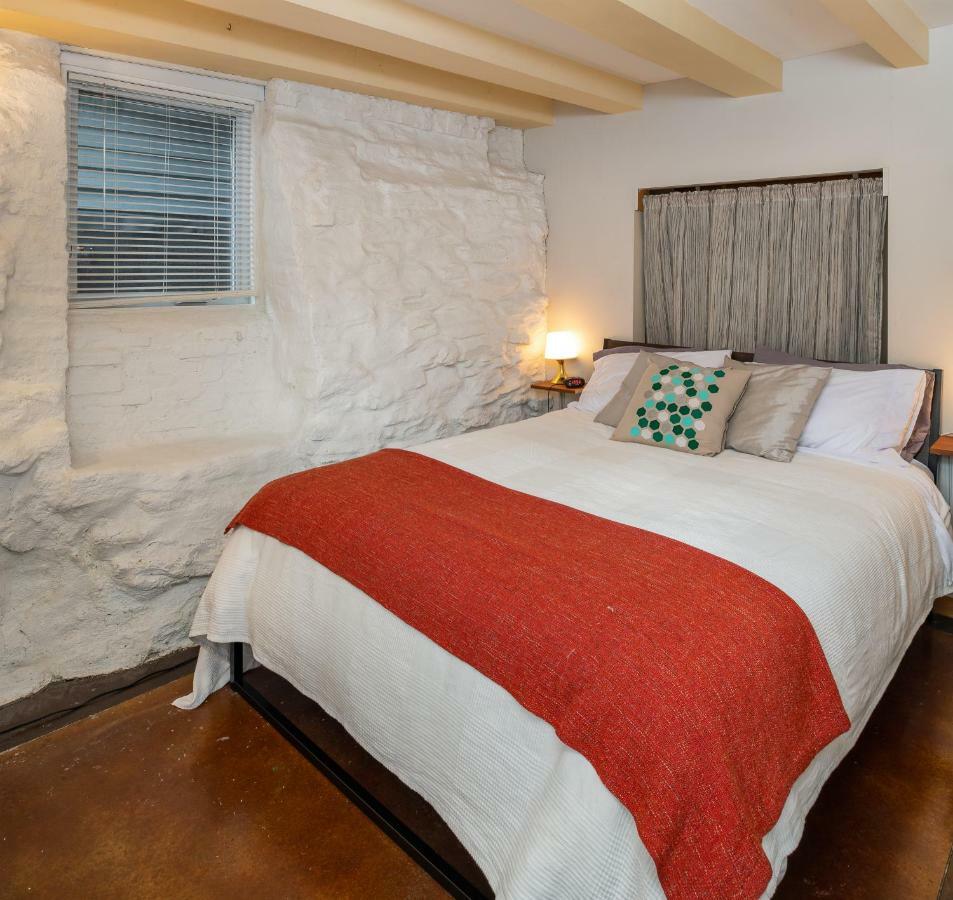 Apartment 1217 Queen Street