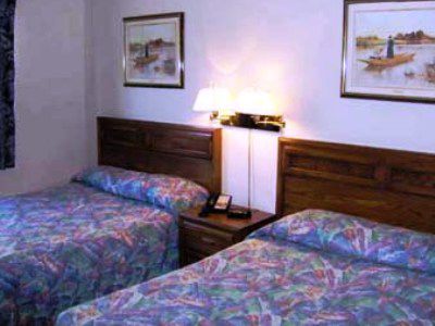 Bluenose & Motel 2*