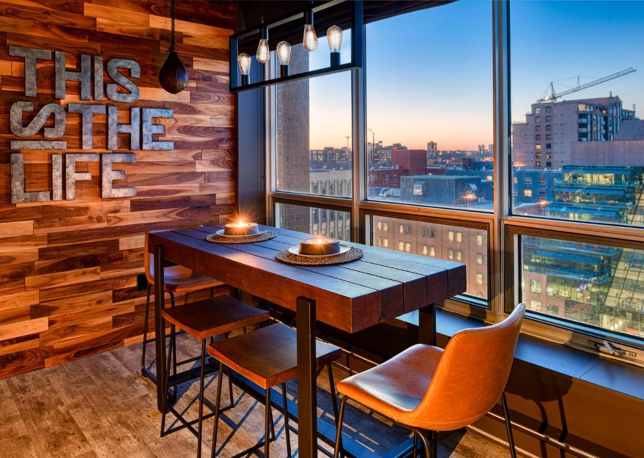 Spectacular Designer Loft Downtown *