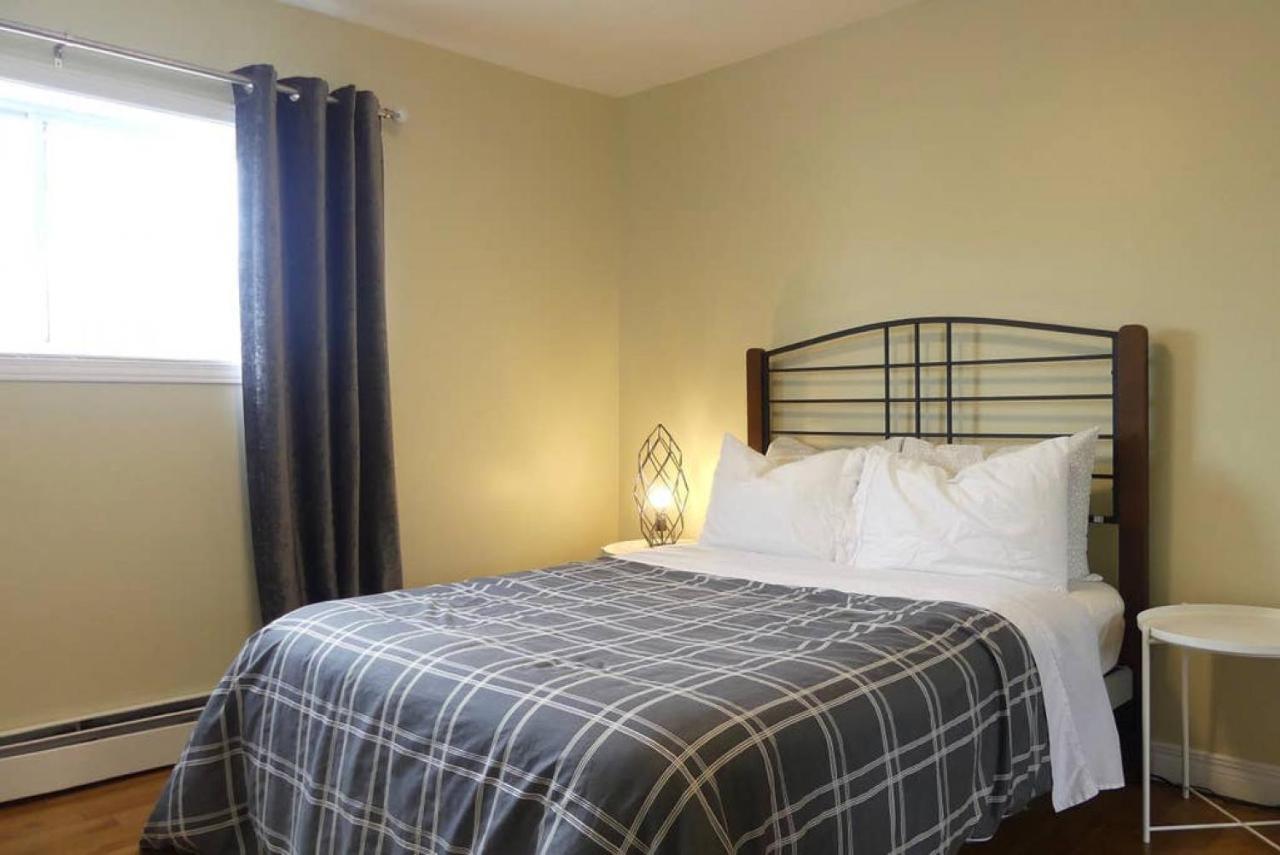 Belle Aire - Upper - Luxurious Getaway - Centrally Located *