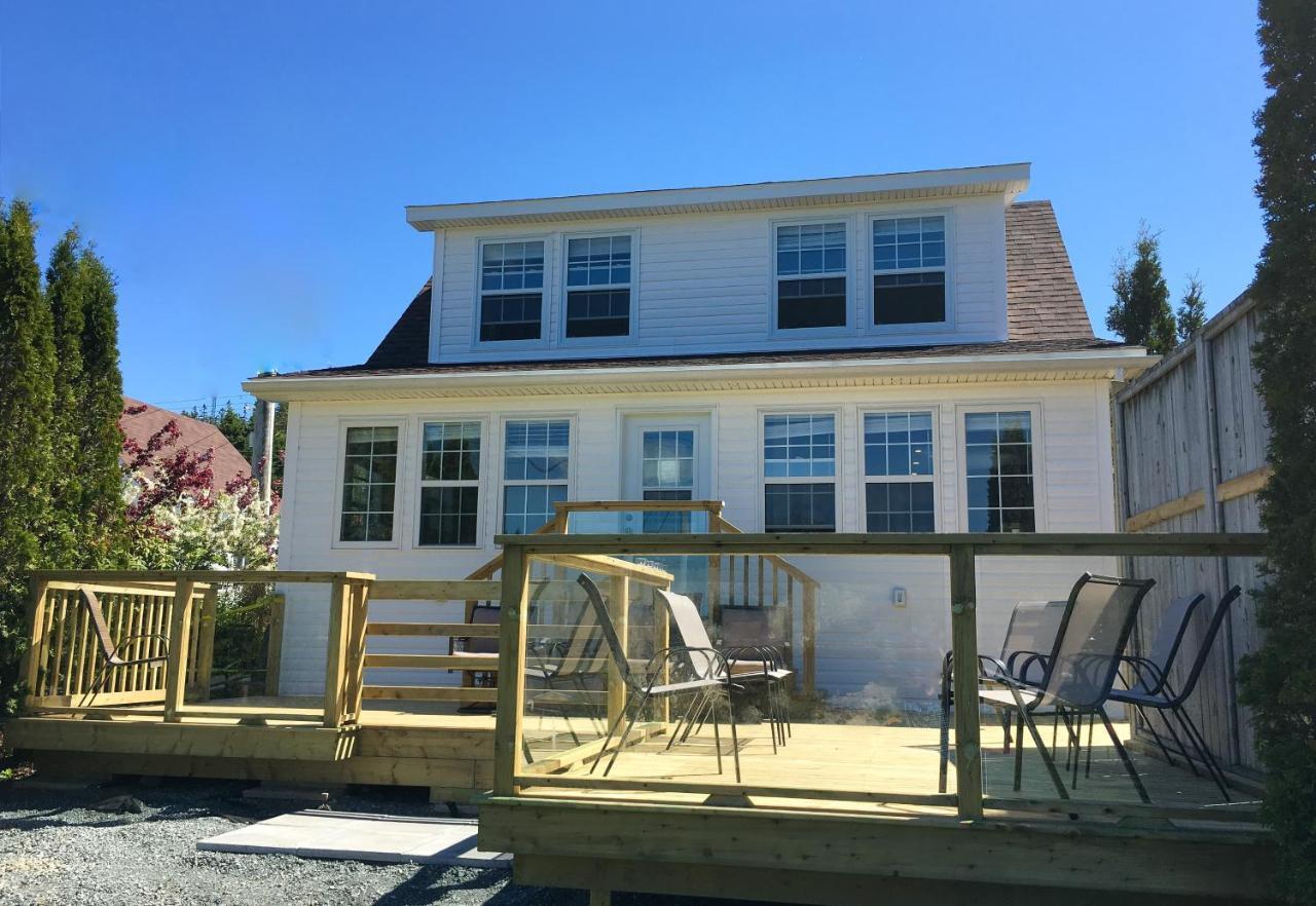 Larinda's Landing Oceanfront Cottages * Halifax