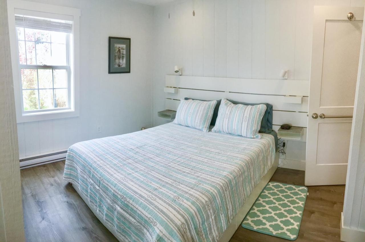Chalet Larinda's Landing Oceanfront Cottages Halifax