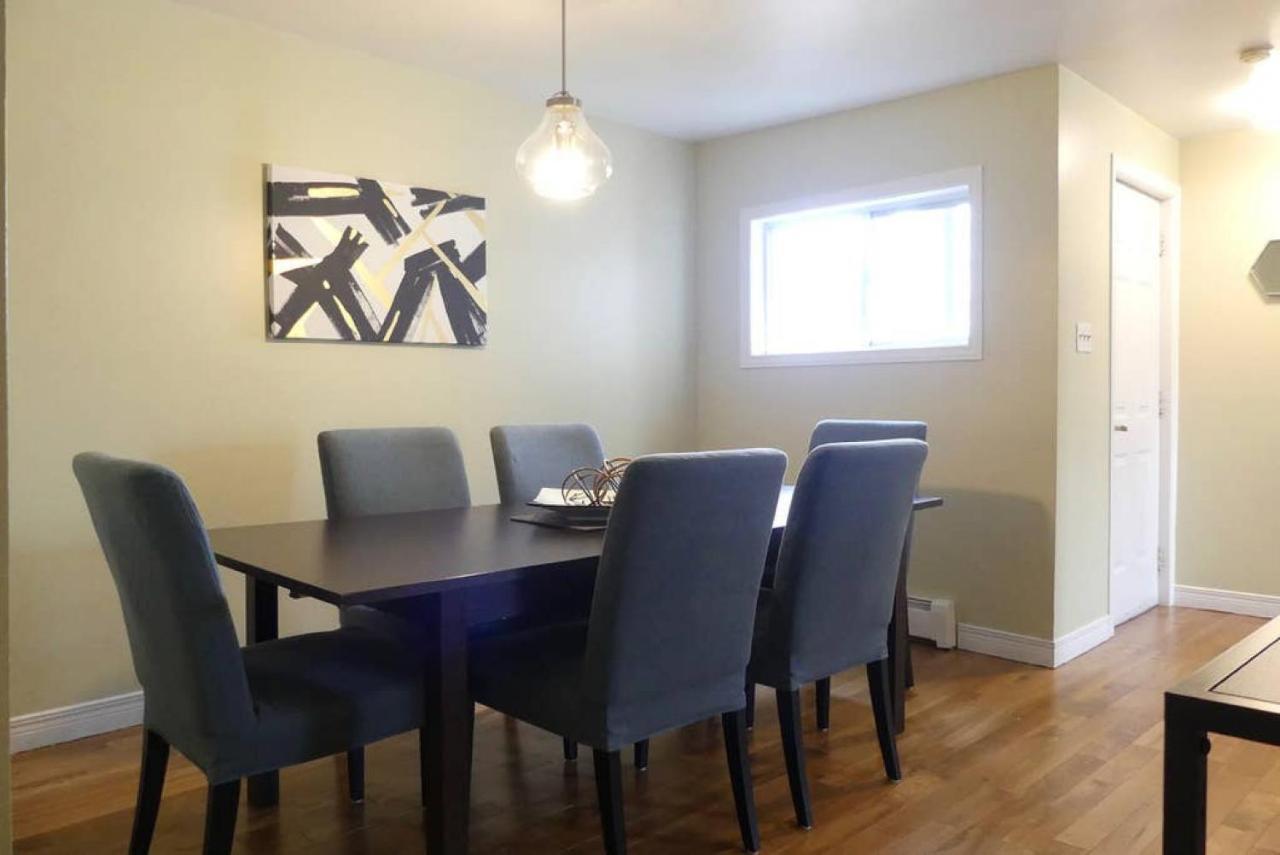 Belle Aire - Upper - Luxurious Getaway - Centrally Located Apartment *
