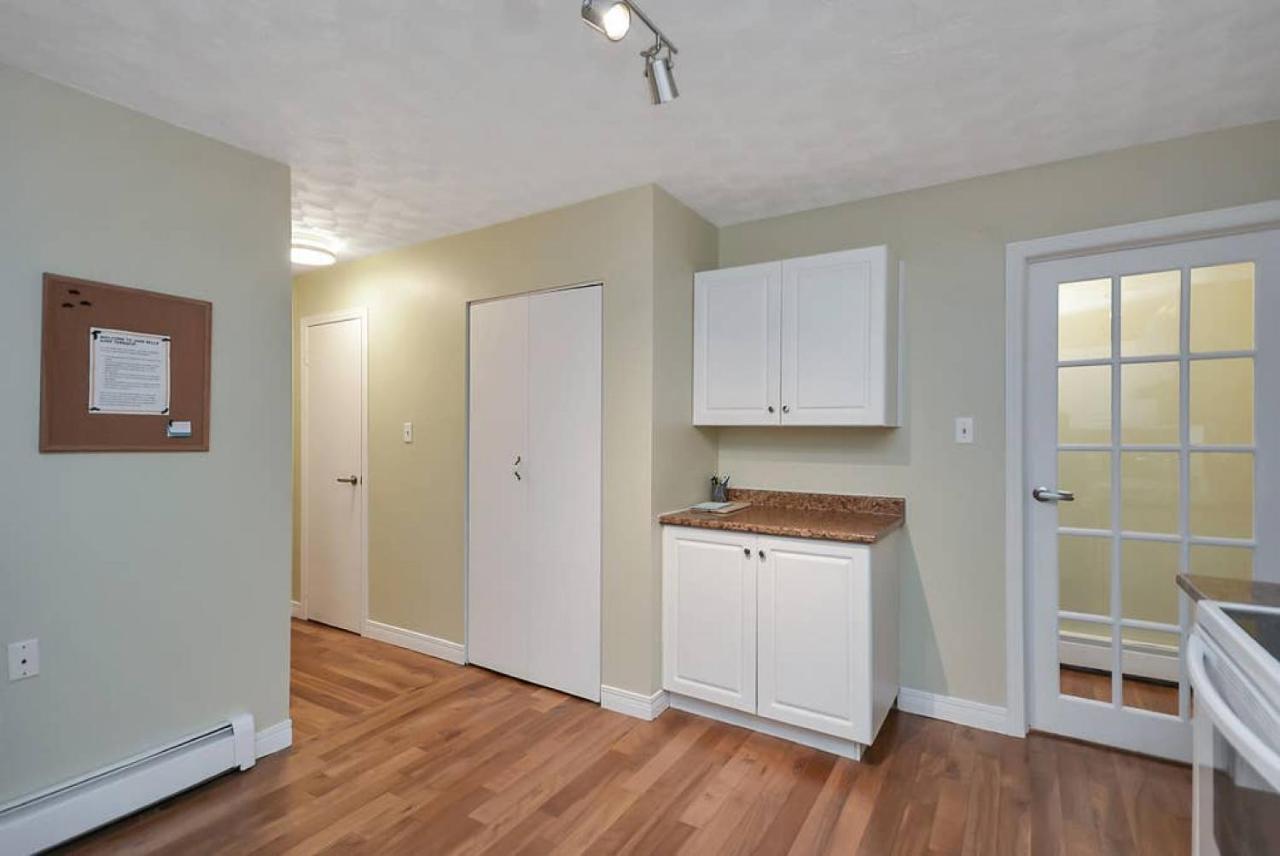 Belle Aire - Upper - Luxurious Getaway - Centrally Located Apartment Halifax