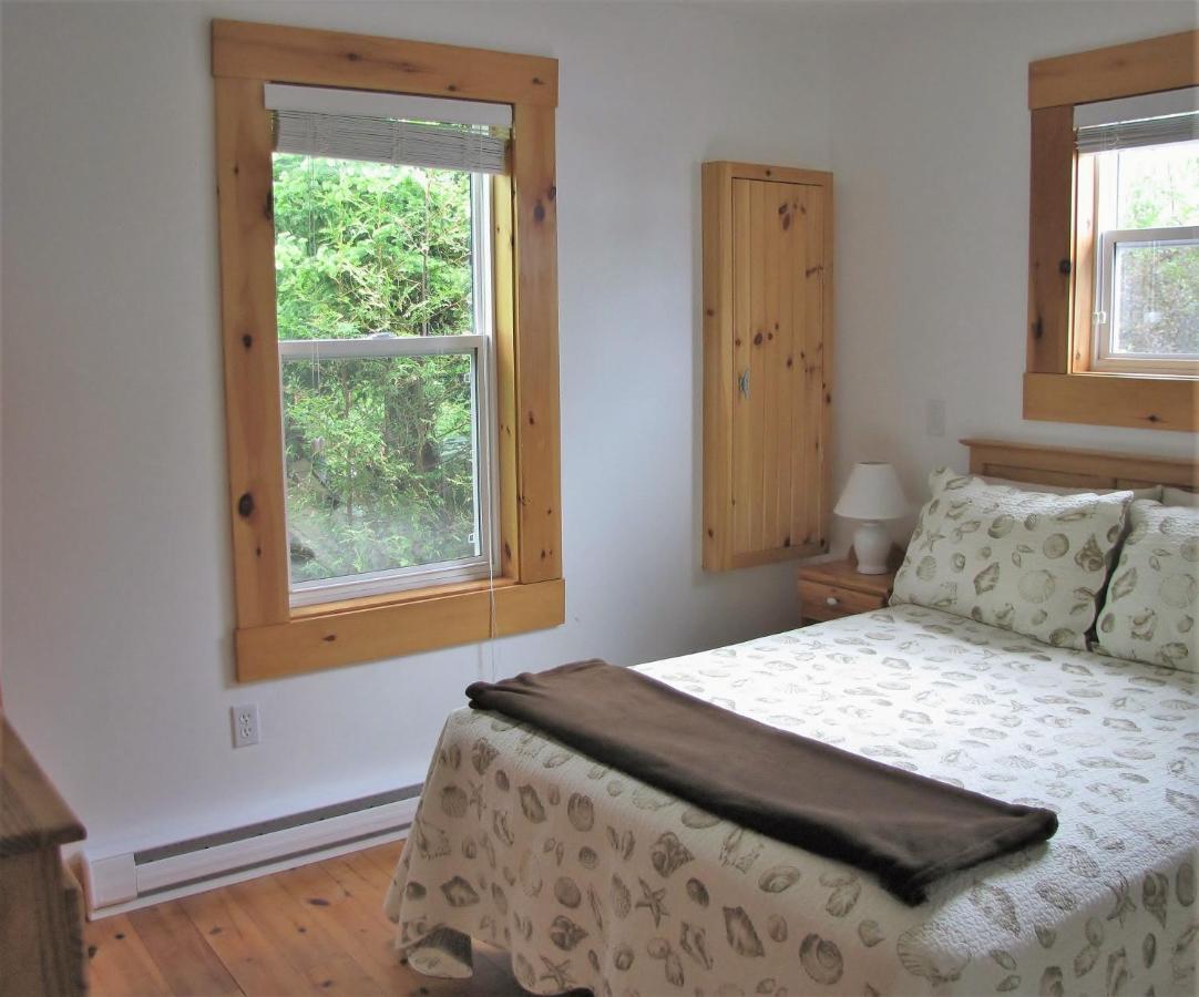 Larinda's Landing Oceanfront Cottages *
