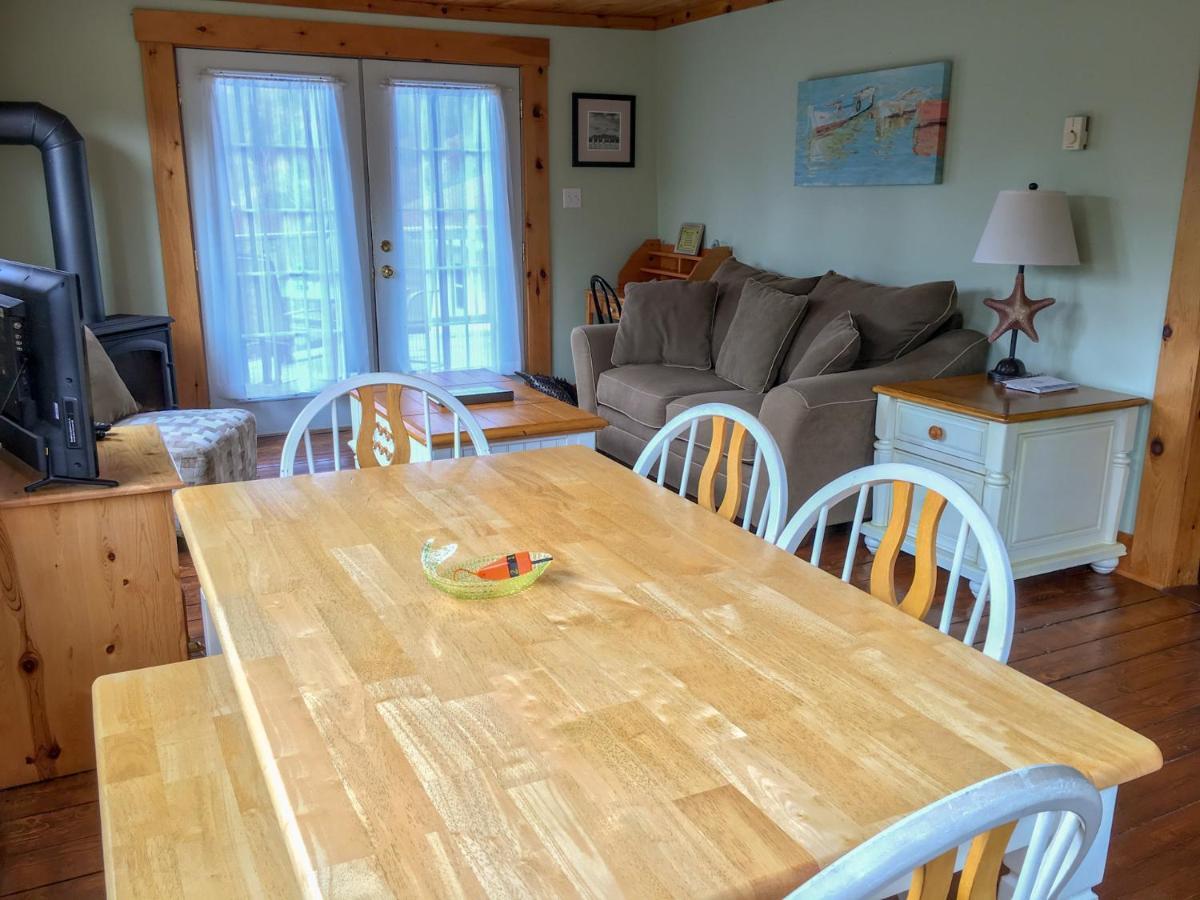 Chalet Larinda's Landing Oceanfront Cottages