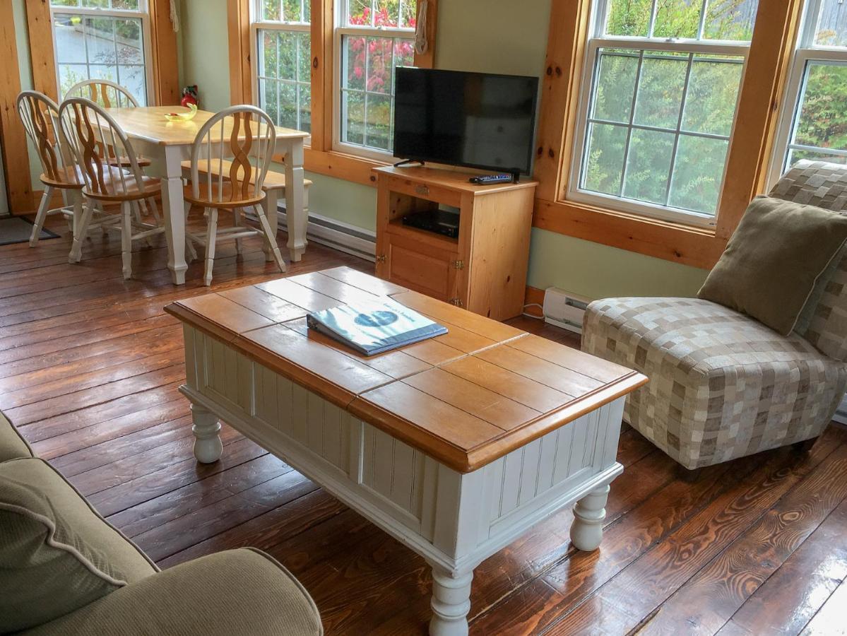 Chalet Larinda's Landing Oceanfront Cottages *