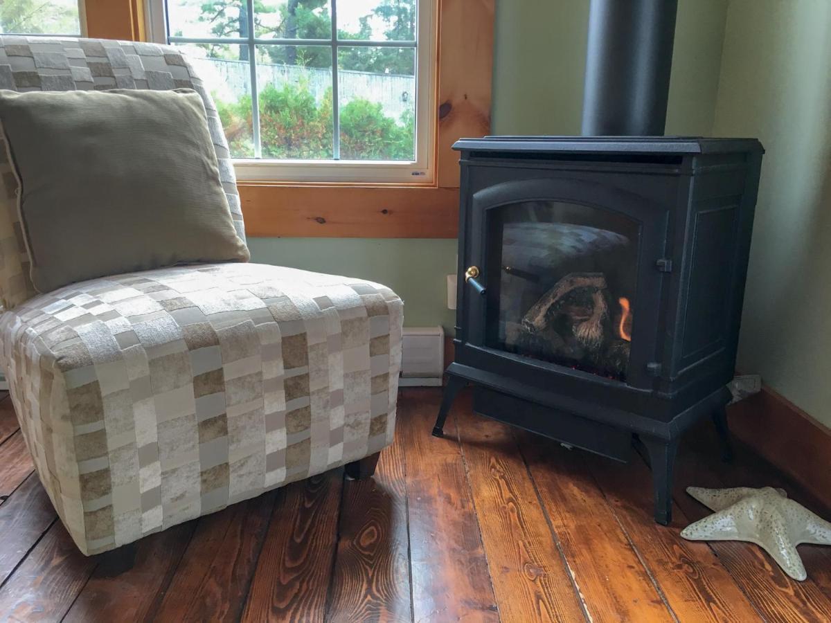 Larinda's Landing Oceanfront Cottages * Halifax