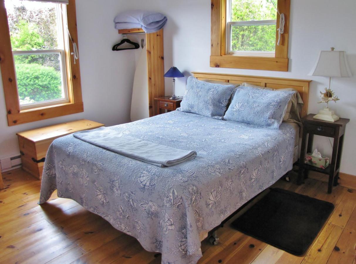 Chalet Larinda's Landing Oceanfront Cottages