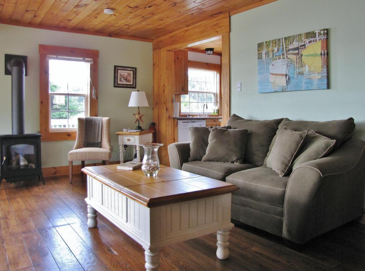 Larinda's Landing Oceanfront Cottages * Halifax