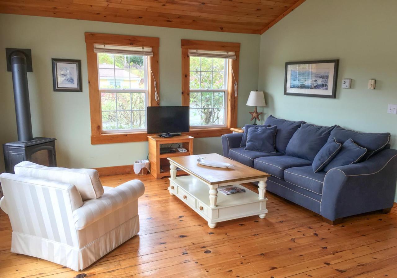 Larinda's Landing Oceanfront Cottages Halifax