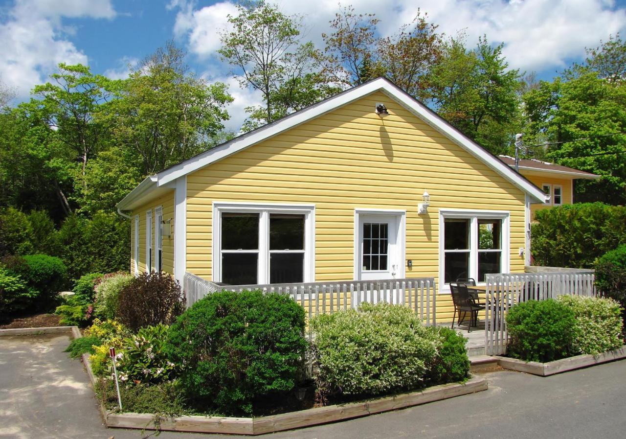 Chalet Larinda's Landing Oceanfront Cottages Halifax