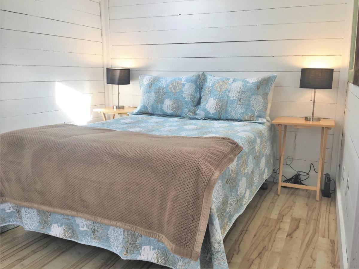 Larinda's Landing Oceanfront Cottages Chalet