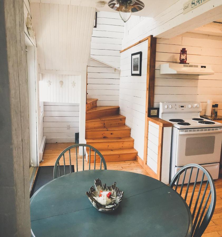 Larinda's Landing Oceanfront Cottages Chalet