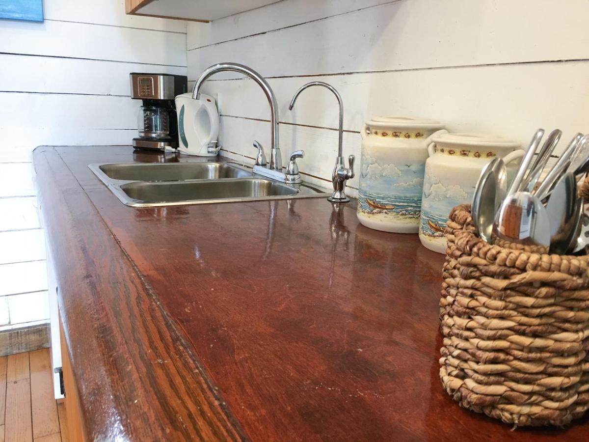 Larinda's Landing Oceanfront Cottages * Halifax