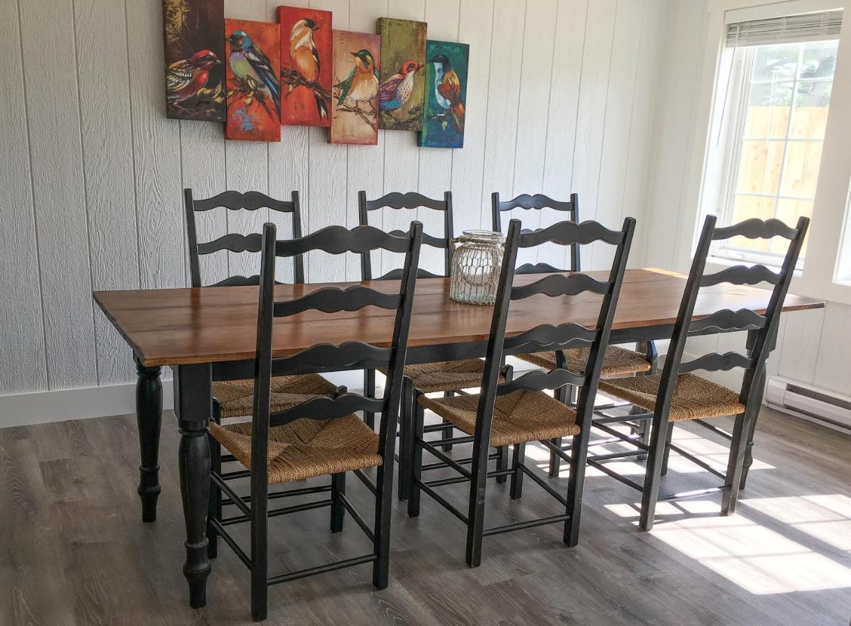 Chalet Larinda's Landing Oceanfront Cottages