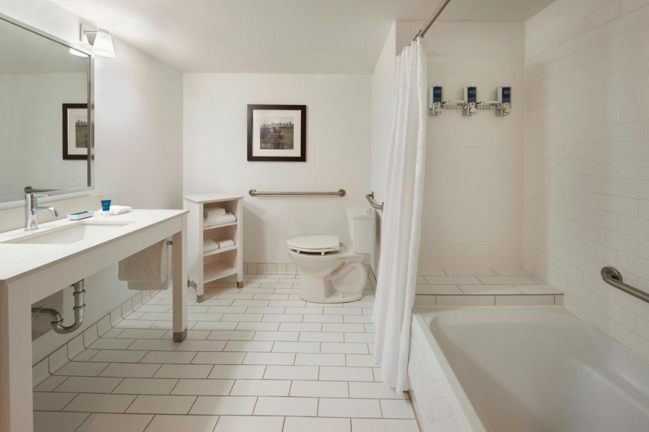 Hotel Four Points By Sheraton 4*