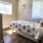 Modern, Cheerful 2Bd 1Br Apt+Free Parking