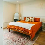 New Luxury 1Br Penthouse Apt In Central Halifax