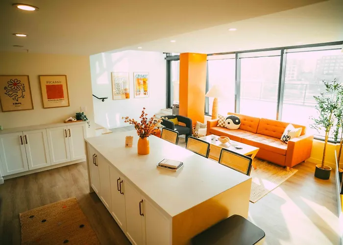 New Cozy Downtown Halifax Loft With Free Parking
