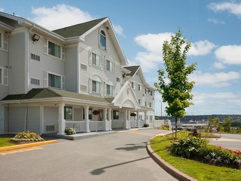 Hotel Country & 2*