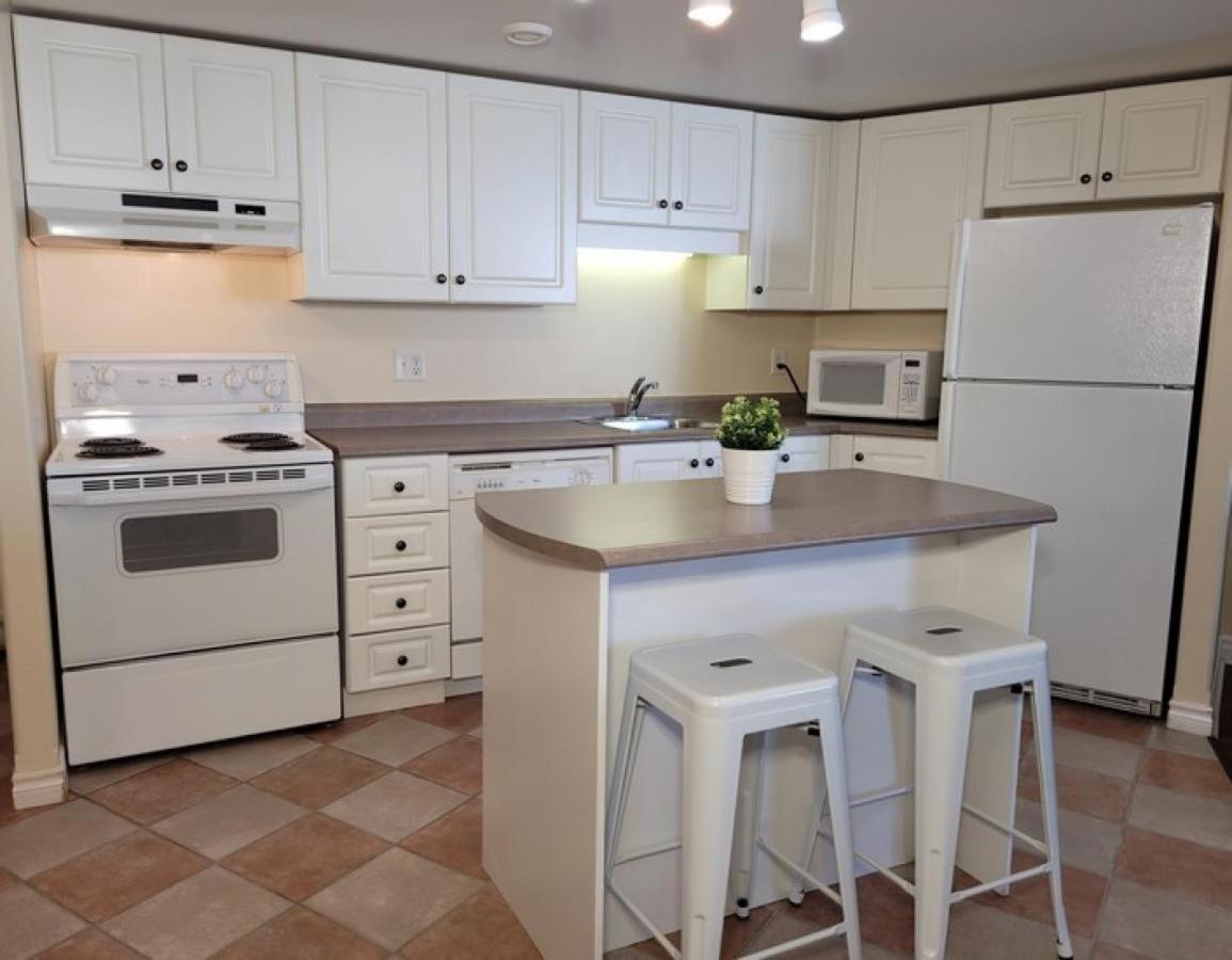 Prime Downtown Location Apartment *