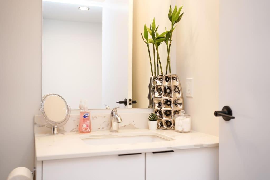 Holiday home New Ocean Bay New Luxury Sleeps 5 Parking, Coffee, Ac
