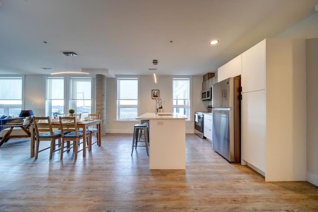 New Ocean Bay New Luxury Sleeps 5 Parking, Coffee, Ac