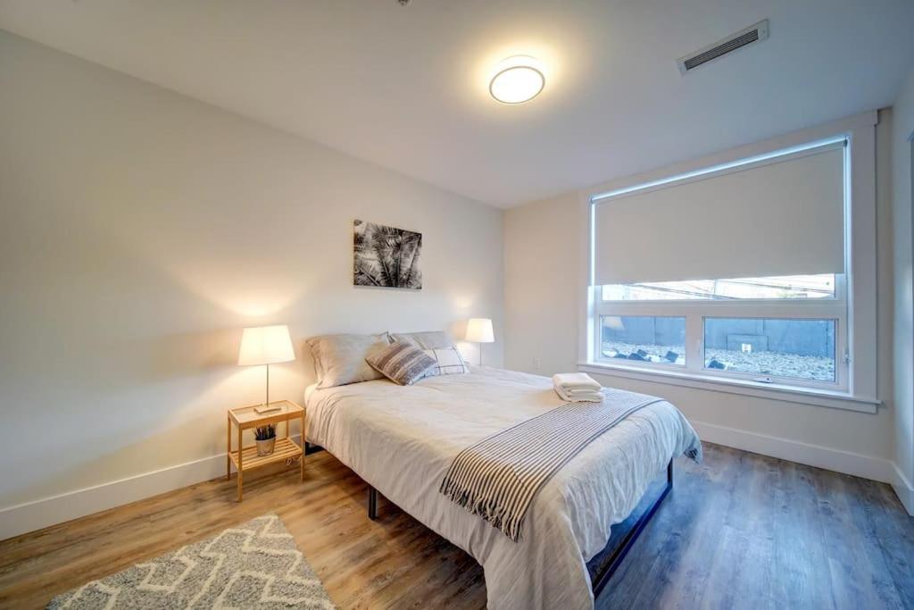 New Ocean Bay New Luxury Sleeps 5 Parking, Coffee, Ac Halifax